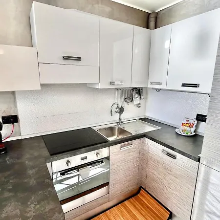Seafront With Separate Bedroom Menton